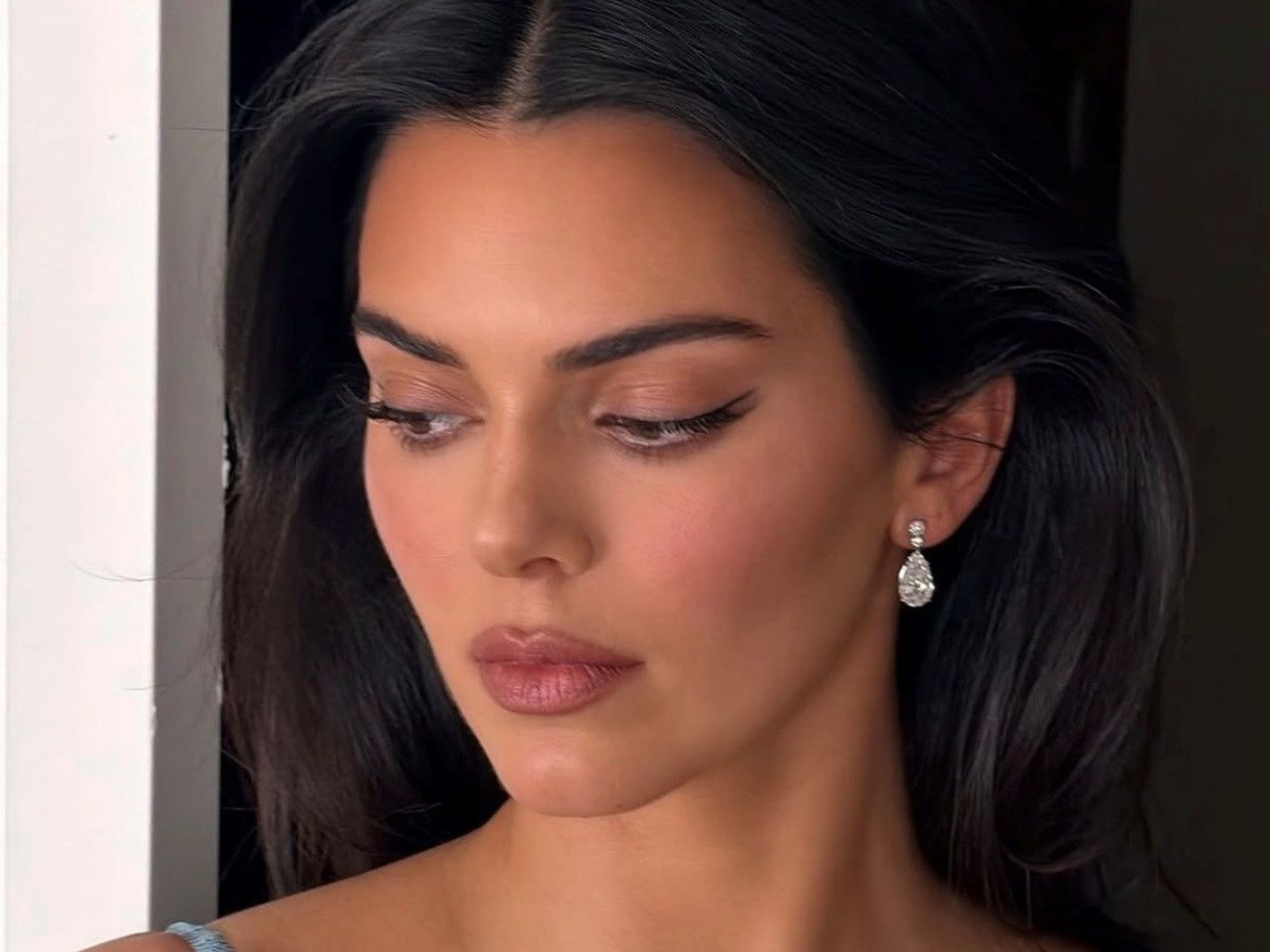 Suede Bronzer: Ο 2026 να εφαρμόσεις το bronzer, όπως η Kendall Jenner