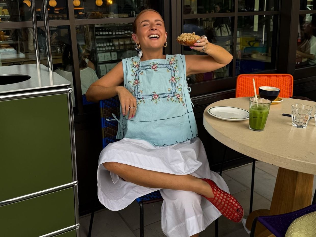 Jelly shoes are back in town! Tα πλαστικά παπούτσια τώρα και στο street style της πόλης