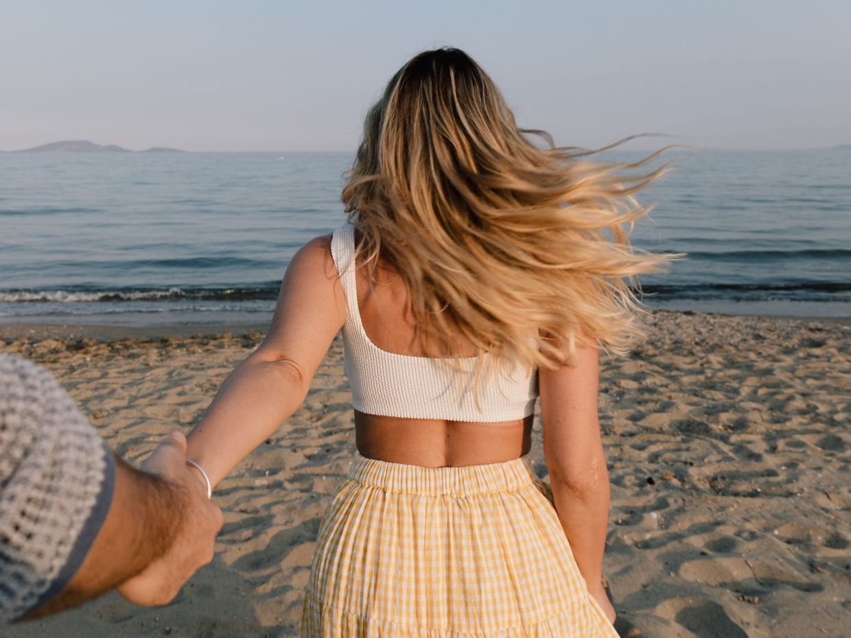 Millennials vs Gen Z: Δες σε ποια πλευρά του καλοκαιριού ανήκεις πραγματικά