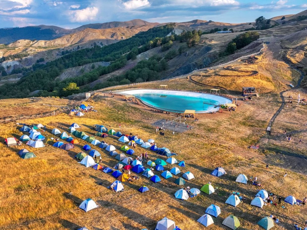 ANILIO PARK FESTIVAL 2026:  Τρίτο καλοκαίρι στο βουνό και τώρα ξέρουμε ακριβώς τι ψάχνεις!