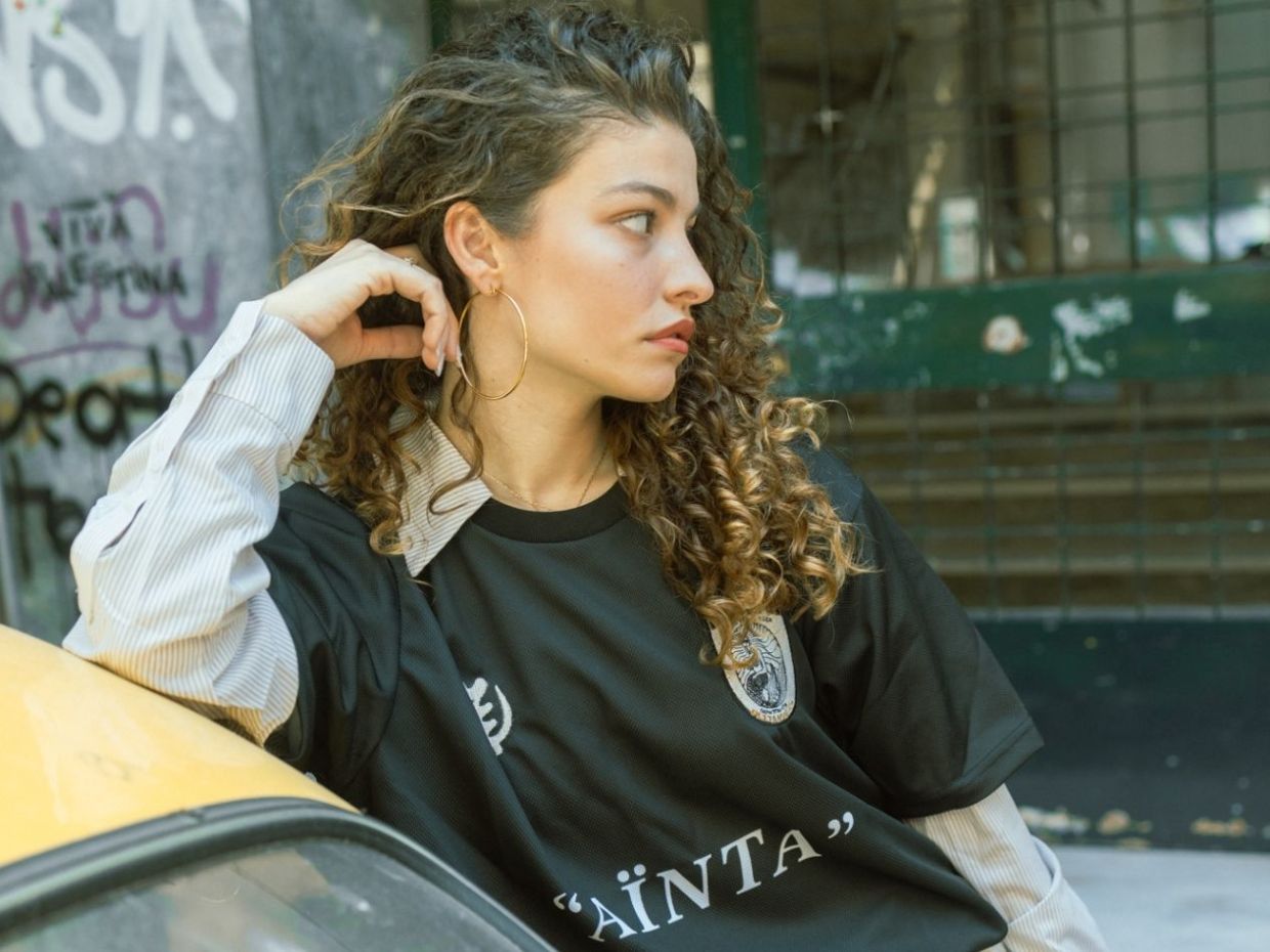 Ένα lookbook φτιαγμένο από τις ιστορίες που «γράφονται» καθημερινά στους δρόμους της πόλης