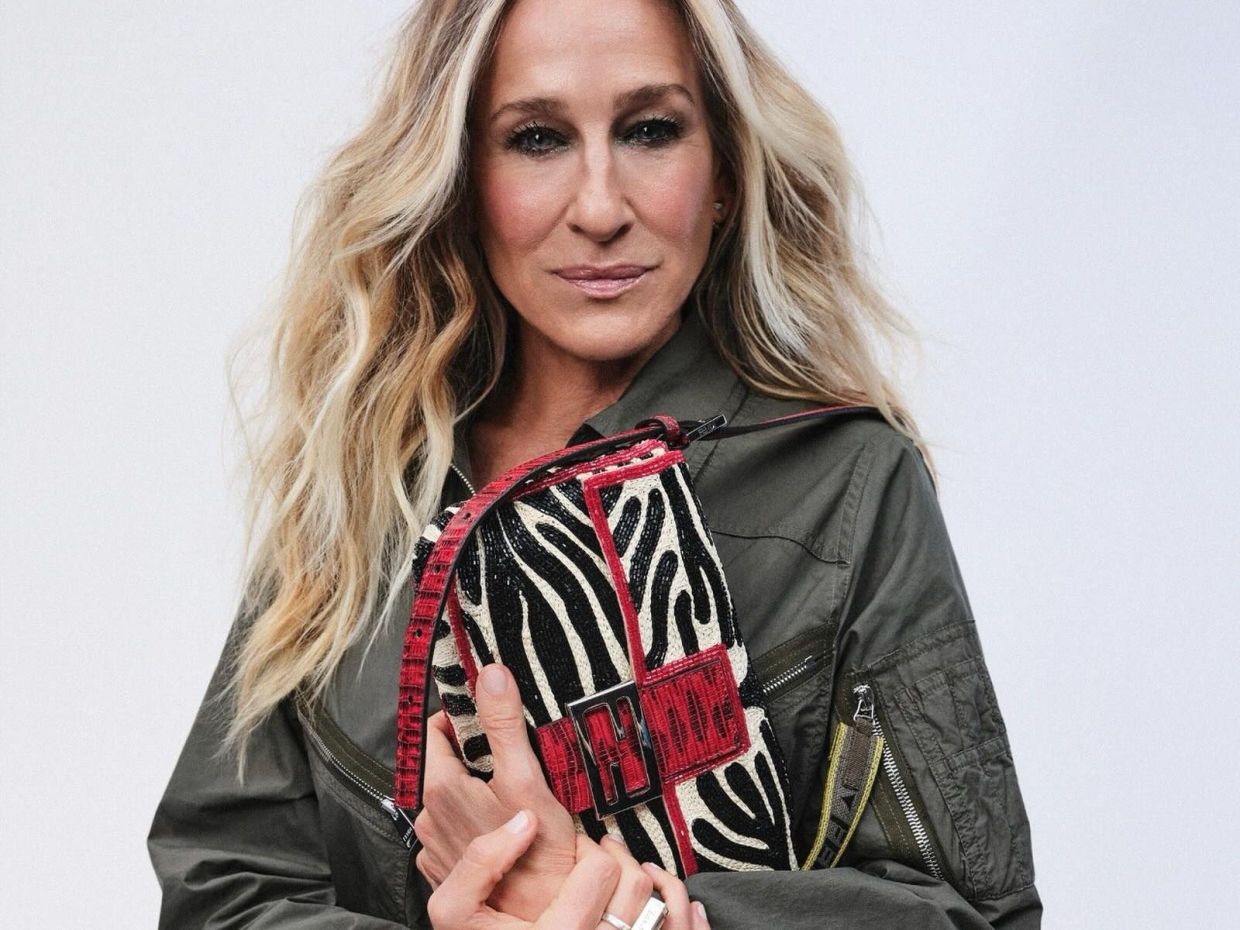 Sarah Jessica Parker: «It’s Not a Bag, It’s a Baguette» Η Fendi Baguette επιστρέφει εκεί που ανήκει