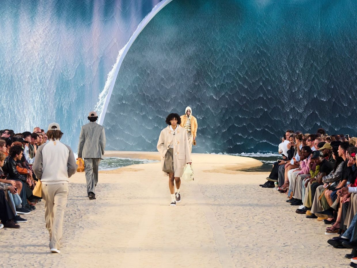 Louis Vuitton Menswear SS27 από τον Pharrell Williams - Από το γραφείο στο κύμα, θα τα φοράγαμε όλα