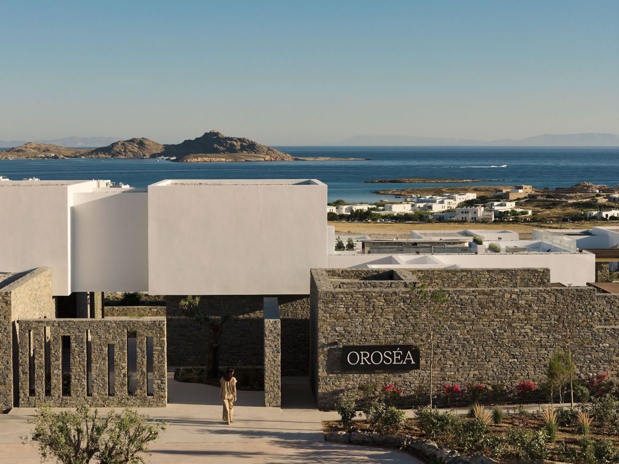 To OROSEA Paros, μέλος της Marriott Autograph Collection άνοιξε τις πόρτες του στον λόφο της Νάουσας