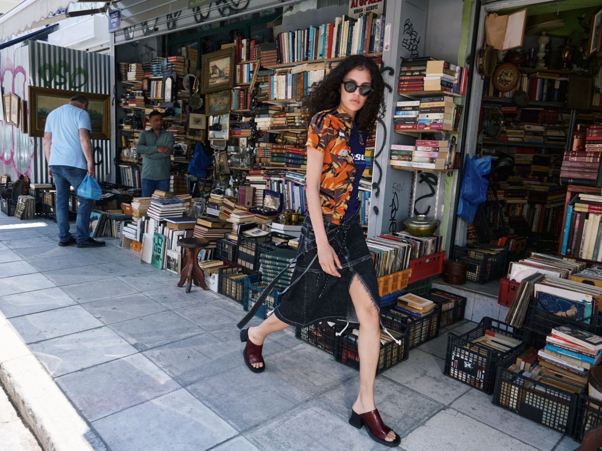 Summer Society: Μια καλοκαιρινή fashion καμπάνια με άρωμα Αθήνας
