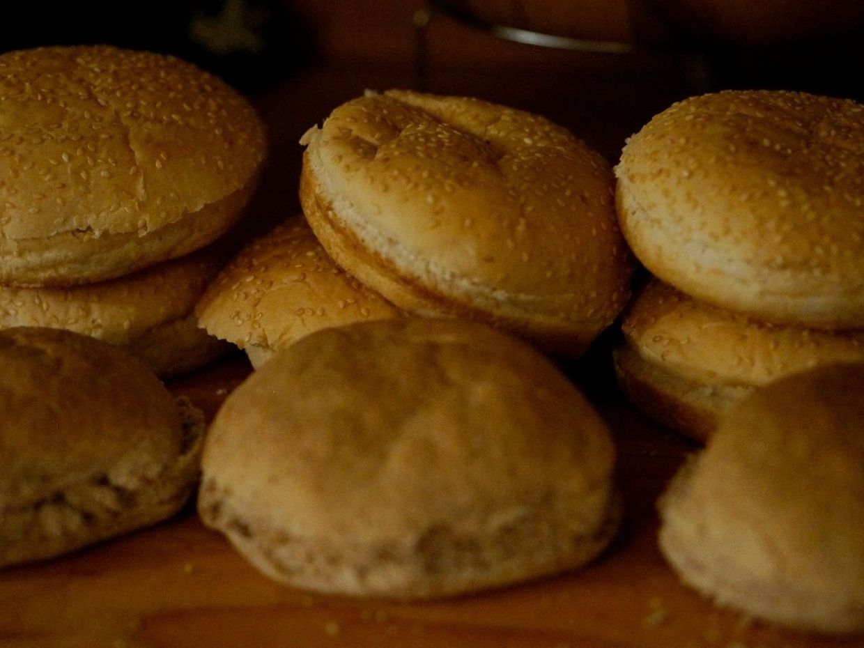 Hamburger rolls: Η συνταγή με μόλις 3 υλικά