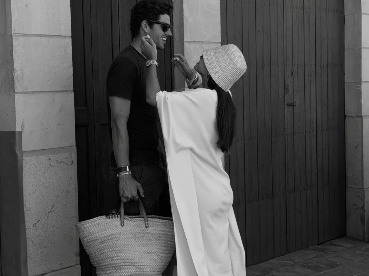 Match made in scent: Η νέα τάση των διακοπών λέει να φοράς το ίδιο άρωμα με το σύντροφό σου