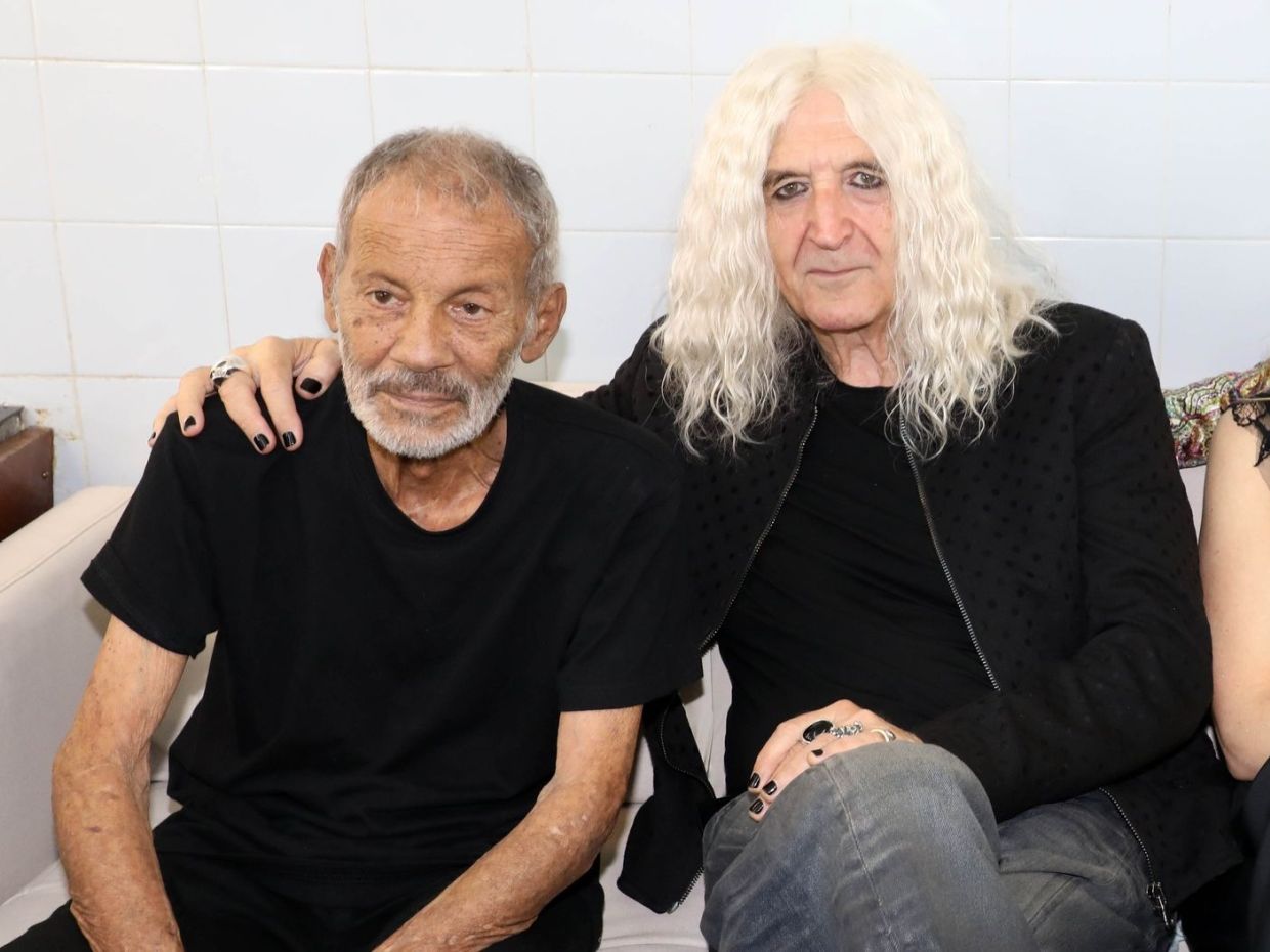 Ο Σταύρος Ξαρχάκος τιμά τον Νίκο Καρβέλα με ένα βίντεο: Η φιλία και τα λόγια θαυμασμού