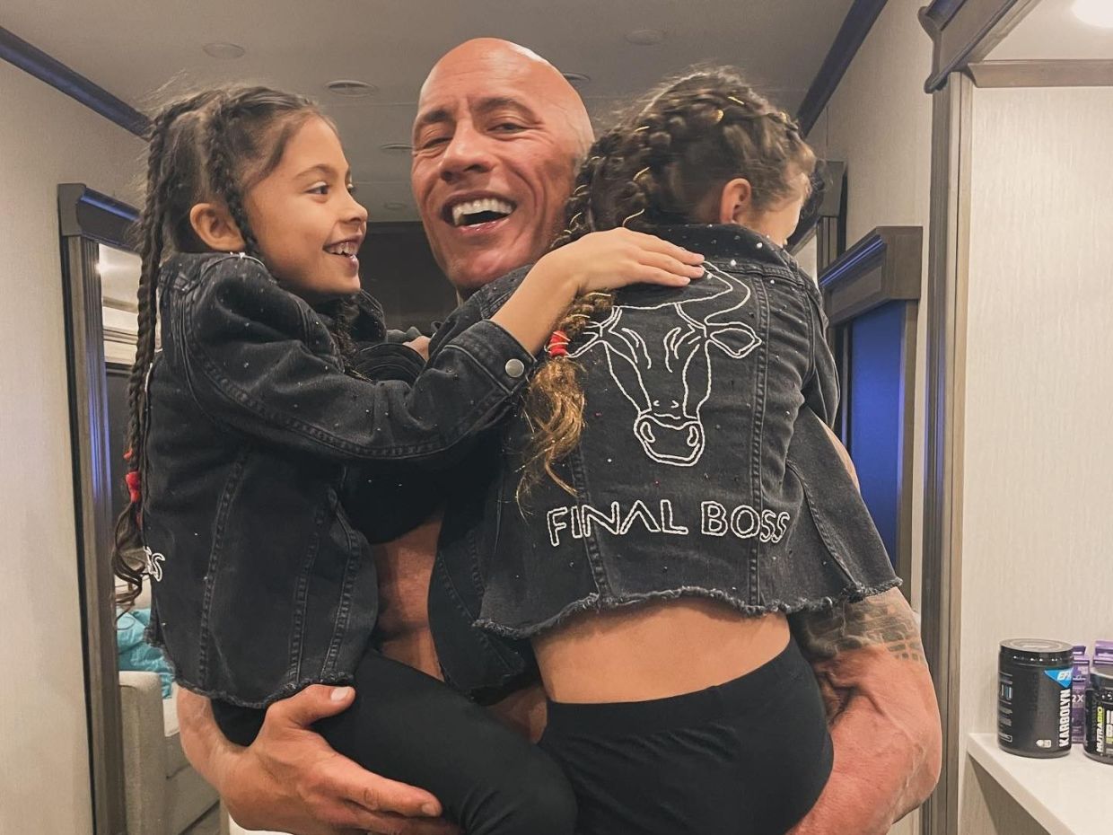 Ο Dwayne Johnson γιορτάζει 7 χρόνια γάμου & θυμόμαστε τις πιο όμορφες οικογενειακές στιγμές του