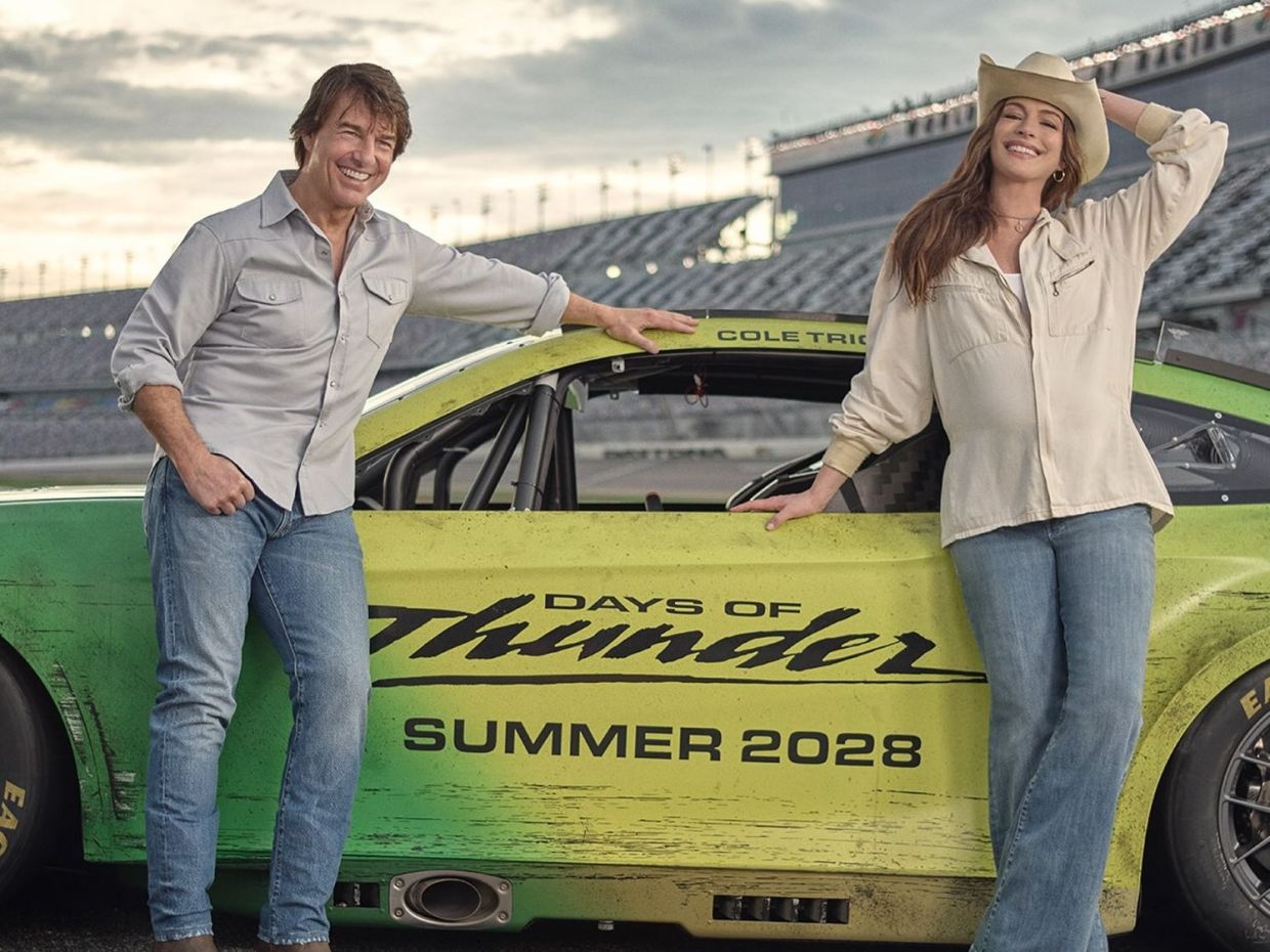 Η Anne Hathaway: Στο «Days of Thunder 2» και ο Randy Quaid τη θέλει εκτός για τους λάθος λόγους