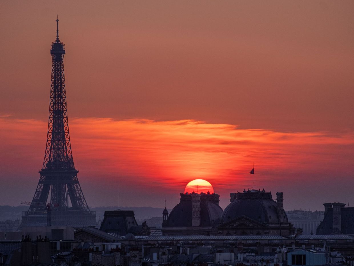 Μήπως τελειώνει το «Euro Summer» όπως το ξέραμε; Η κλιματική κρίση αλλάζει τις διακοπές μας