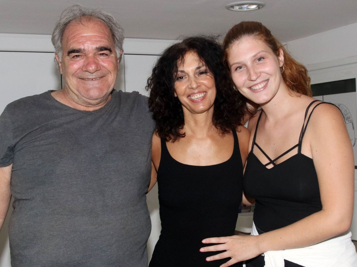 Η Θαλασσινή Μποσταντζόγλου τρόλαρε τον «Νίνο» μπαμπά της με ατάκα από το Κων/νου & Ελένης: Epic!