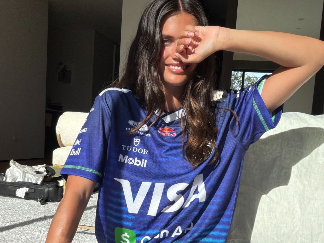 Sara Sampaio: Έκανε lash lift και η διαφορά στις βλεφαρίδες της είναι τεράστια
