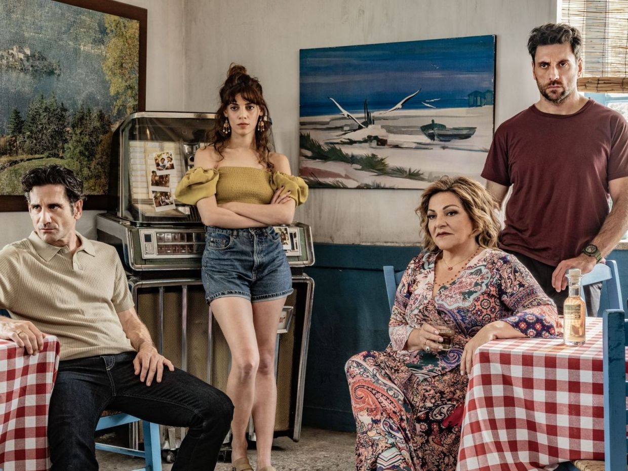 Οι χαμένες 60 χιλιάδες ευρώ είναι το πρώτο απρόοπτο στο Κάμπινγκ:  Η πρεμιέρα & το all star καστ