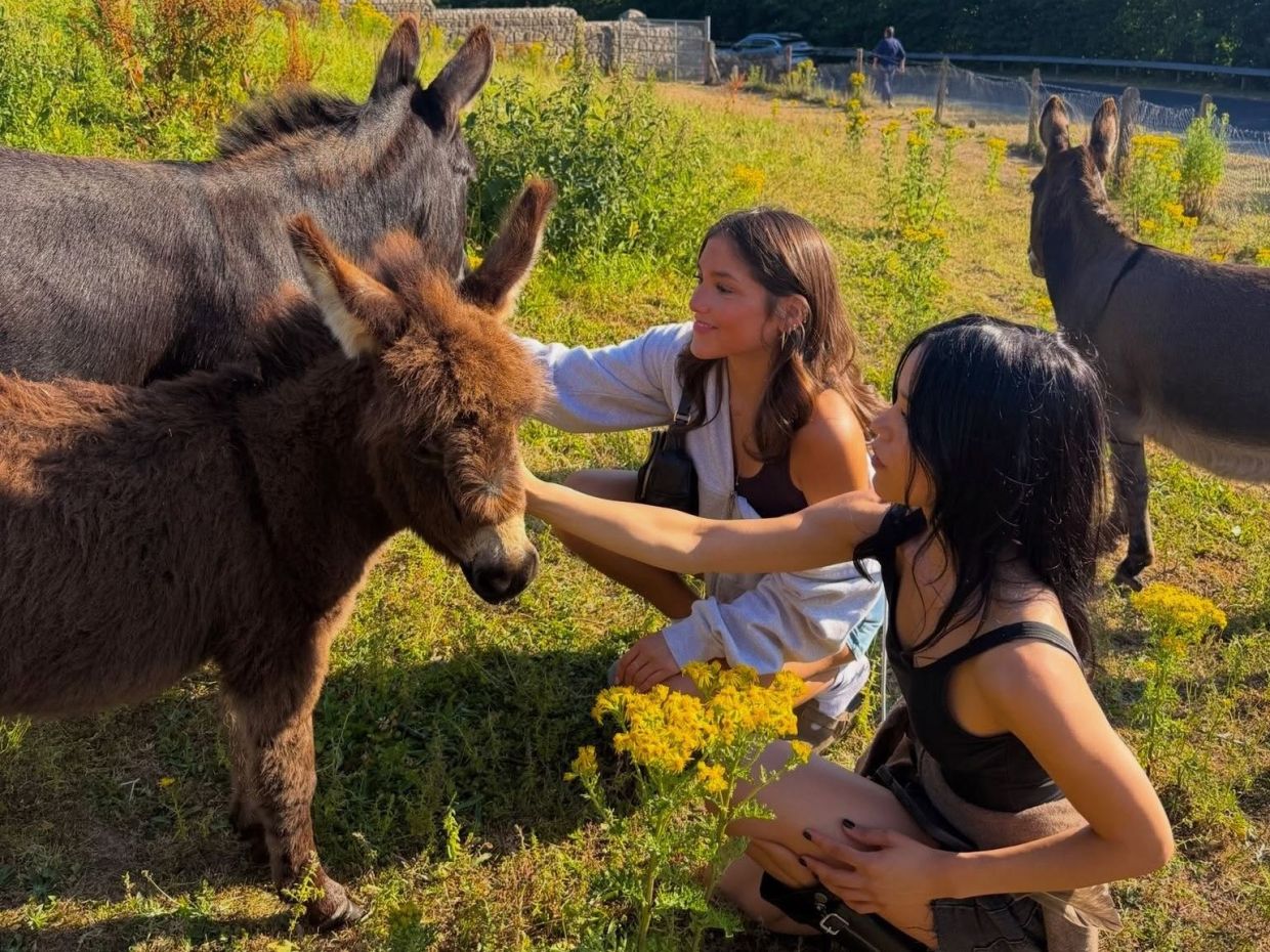 Η Jenna Ortega γίνεται 24 και η αδελφή της έχει κάτι να πει σε όσους σχολιάζουν την εμφάνισή της