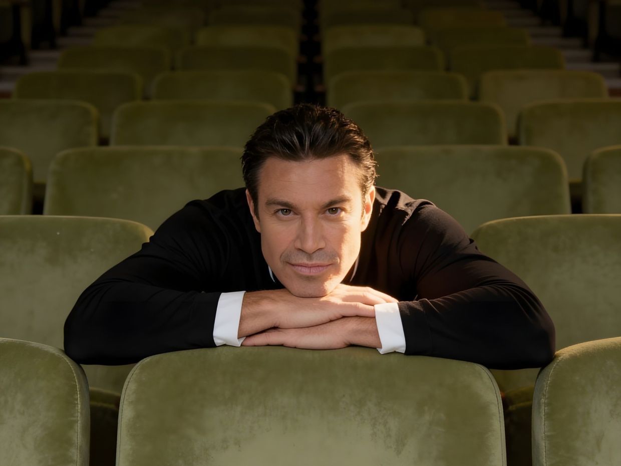 Mario Frangoulis and His Big Band: Η πιο λαμπερή γιορτινή παράσταση της χρονιάς