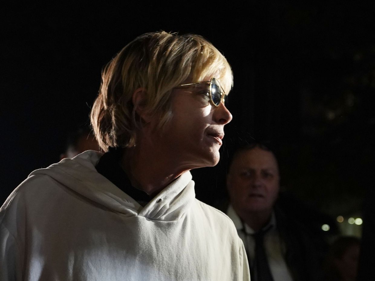 Selma Blair: «Δεν είμαι καλά» Το μήνυμα πριν από το επεισόδιο στο αεροπλάνο που οδήγησε στη σύλληψη
