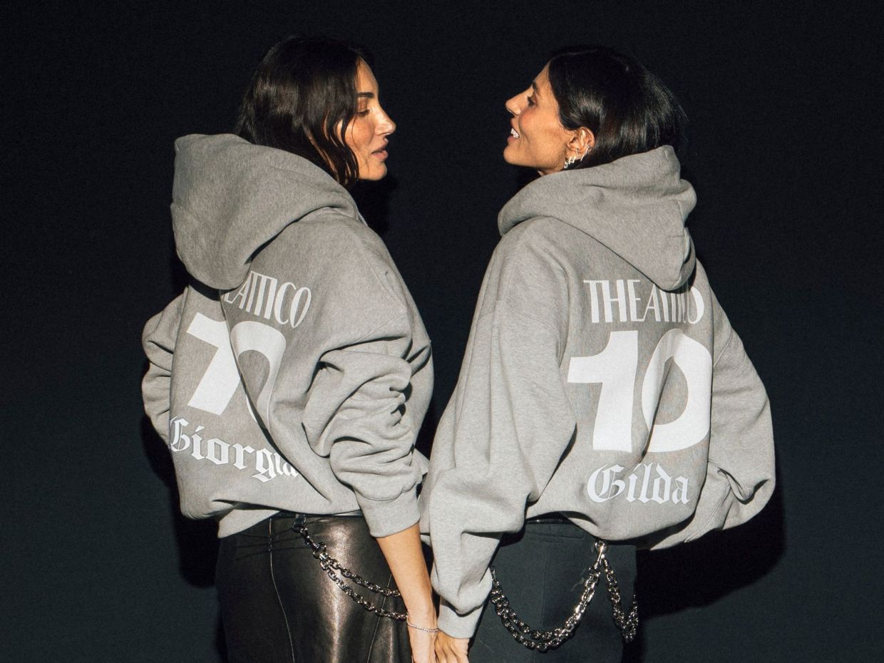 Τα πιο cool girls του Μιλάνου γιορτάζουν 10 χρόνια The Attico και απευθύνονται σε κάθε fashion girl