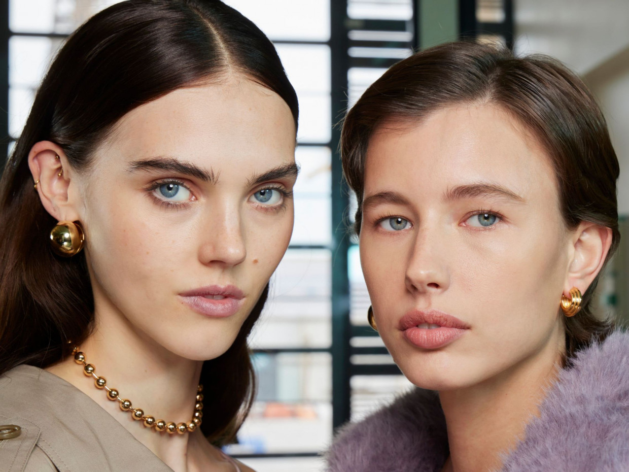 Πώς θα χρησιμοποιήσεις σωστά το eyebrow gel για φρύδια «γεμάτα» και στη θέση τους όλη μέρα