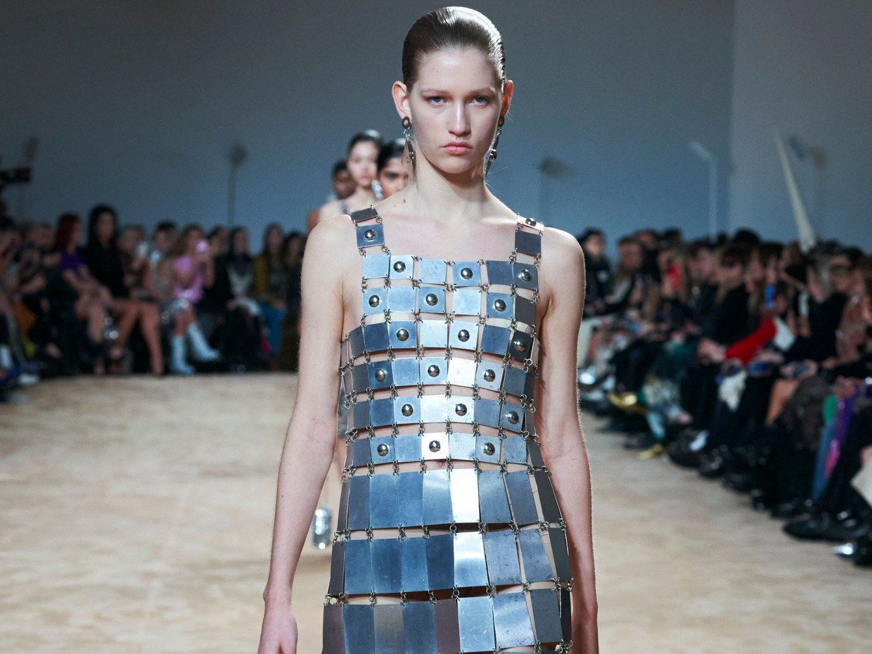 Οι οίκοι Paco Rabanne και Balmain επέστρεψαν στις ιδέες και την αισθητική των θρυλικών ιδρυτών τους