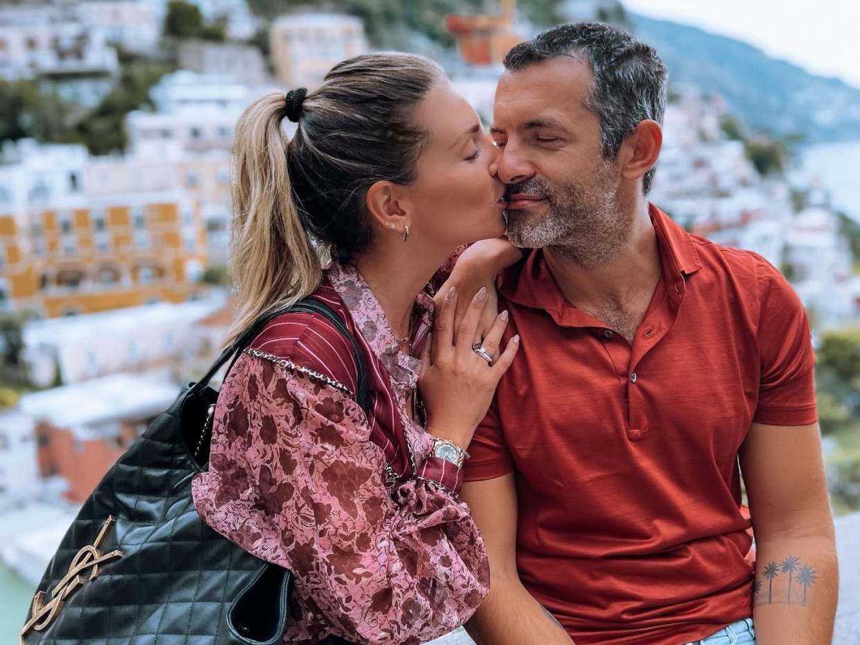 Μιχόπουλος, Τσαγκρίδης- Μπόμπα: Μια γιορτή, πολλές ευχές στη showbiz