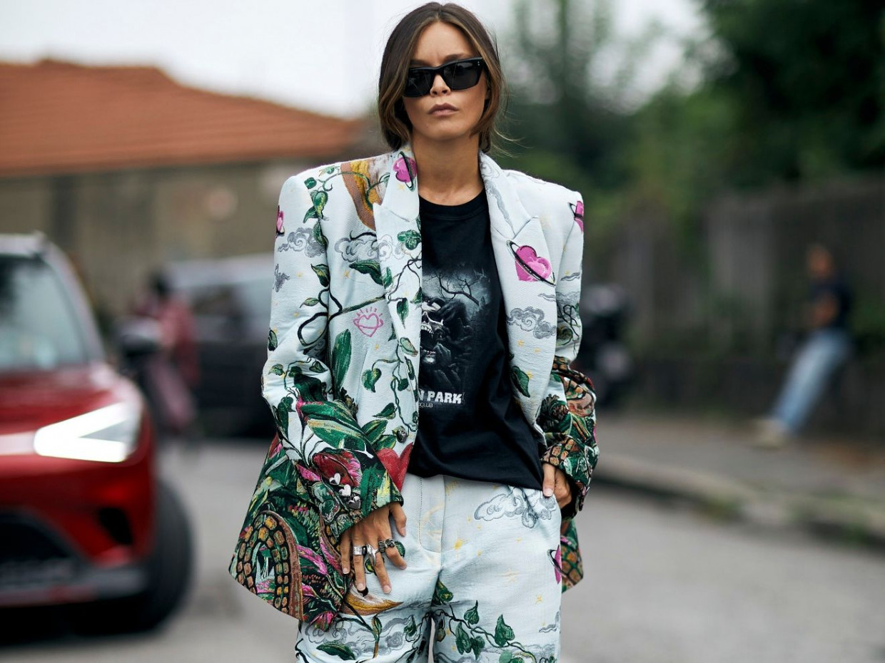 Οδηγός αγοράς: 10 floral items που θα ανεβάσουν τη διάθεση μας -Τα αξεσουάρ κλέβουν την παράσταση