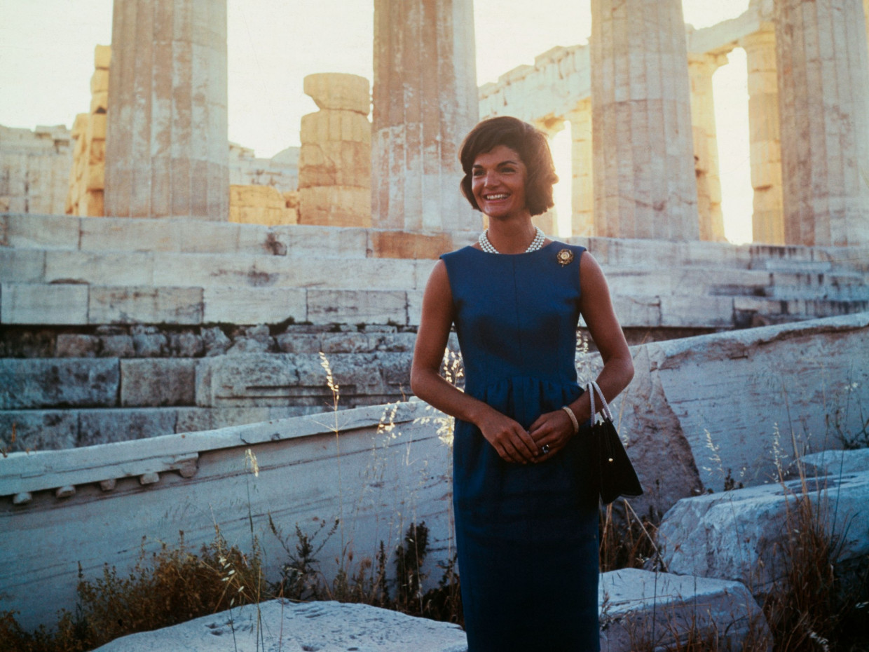 Jackie O: 30 χρόνια από το θάνατο μίας Πρώτης Κυρίας που το στυλ της ήταν η παρακαταθήκη της