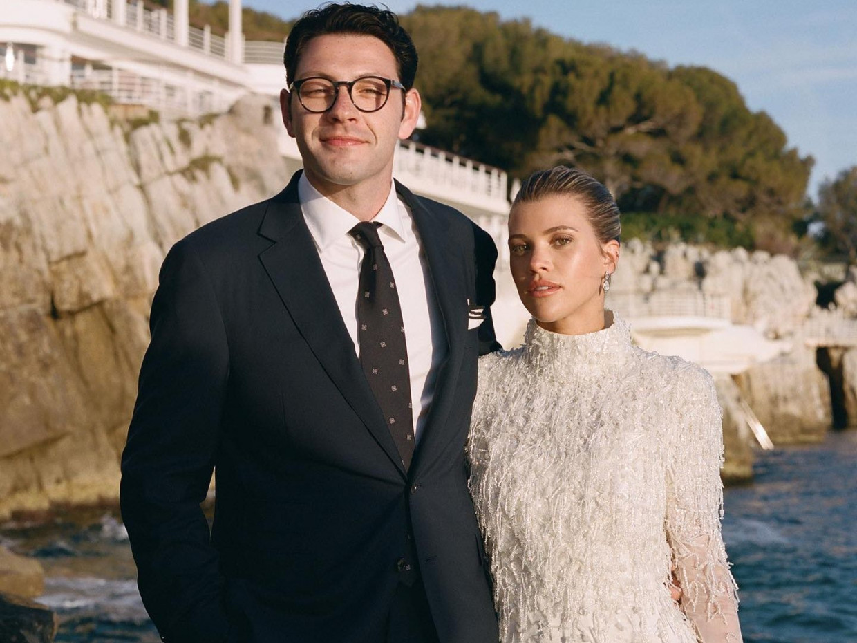 Με ένα τρυφερό post η Sofia Richie αποκάλυψε το όνομα της νεογέννητης κόρης της και δέχθηκε ευχές