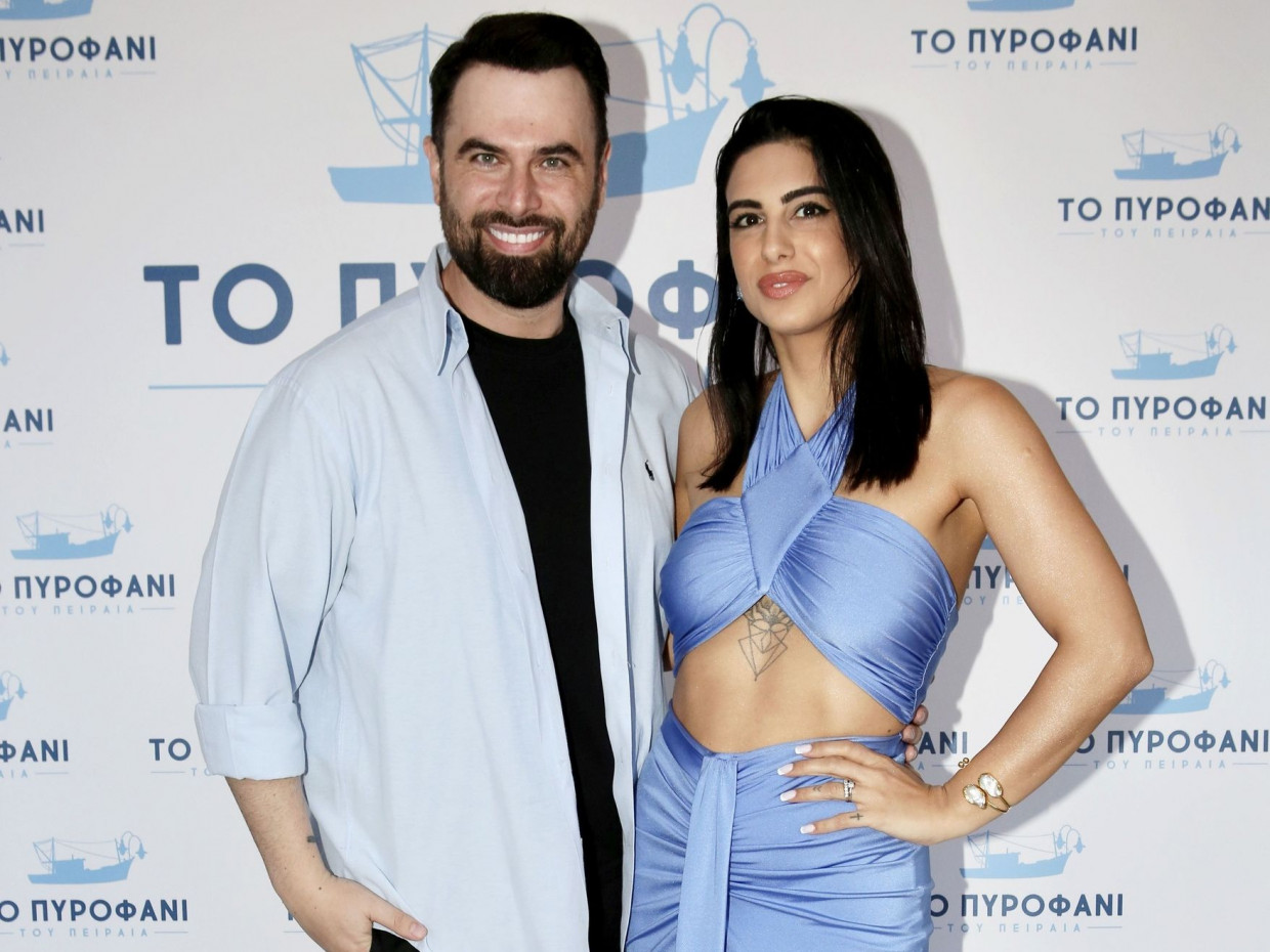 Ο Γιώργος Παπαδόπουλος έγινε 39 ετών: Το καλοκαιρινό look της Γαλάτειας & το photo άλμπουμ του πάρτι