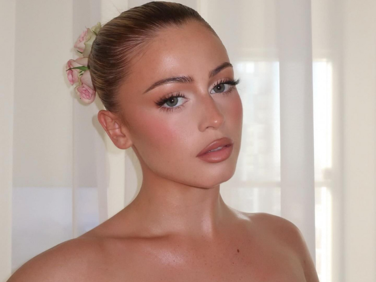 Sunset makeup: Το μακιγιάζ που απαθανατίζει τα χρώματα του ηλιοβασιλέματος επάνω στο πρόσωπο
