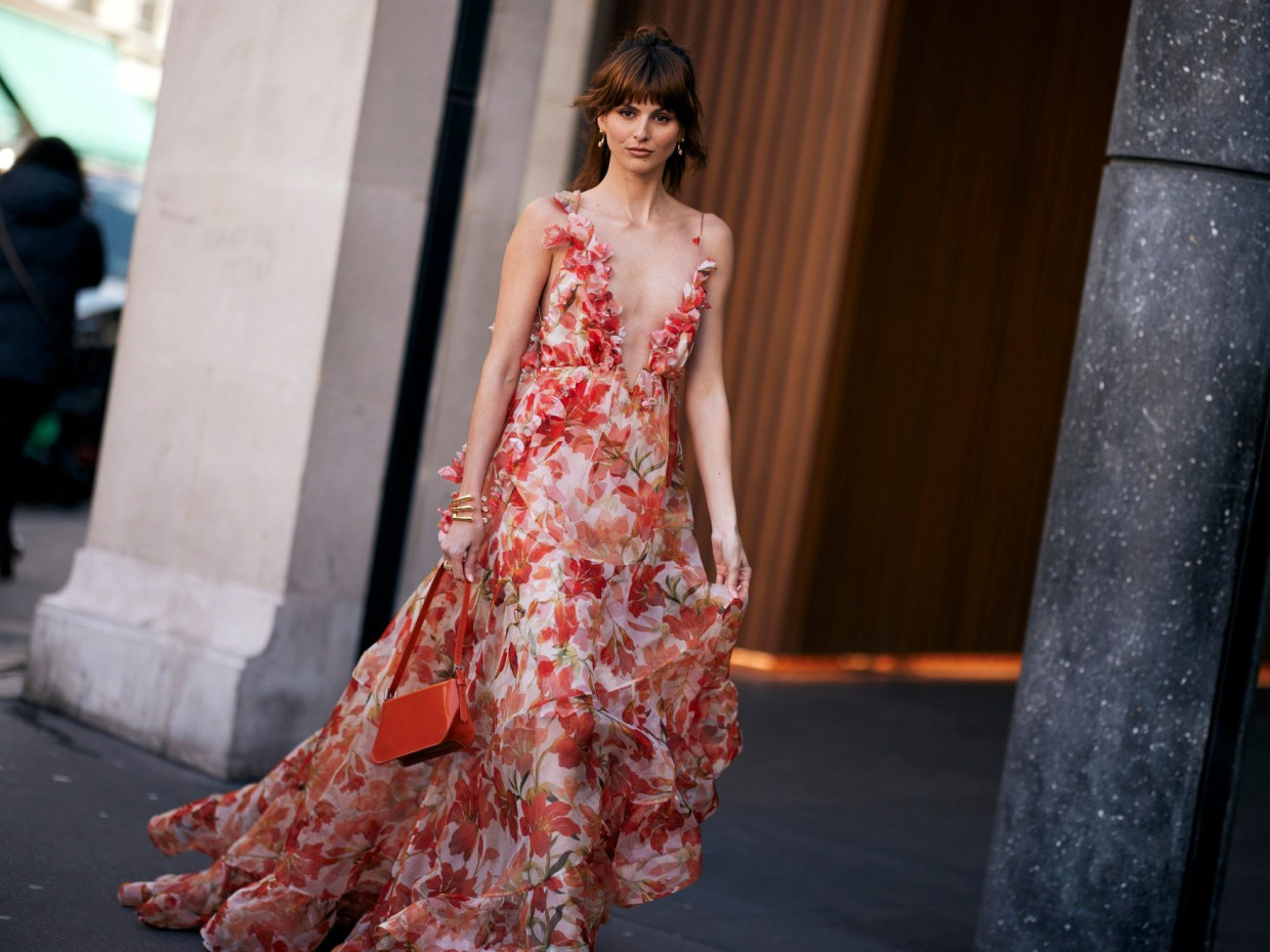 Το floating dress είναι η νέα αιθέρια τάση στα φορέματα του καλοκαιριού