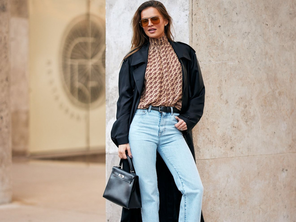 Styling tips: Αυτά τα παπούτσια αναδεικνύουν τέλεια το ίσιο τζιν παντελόνι