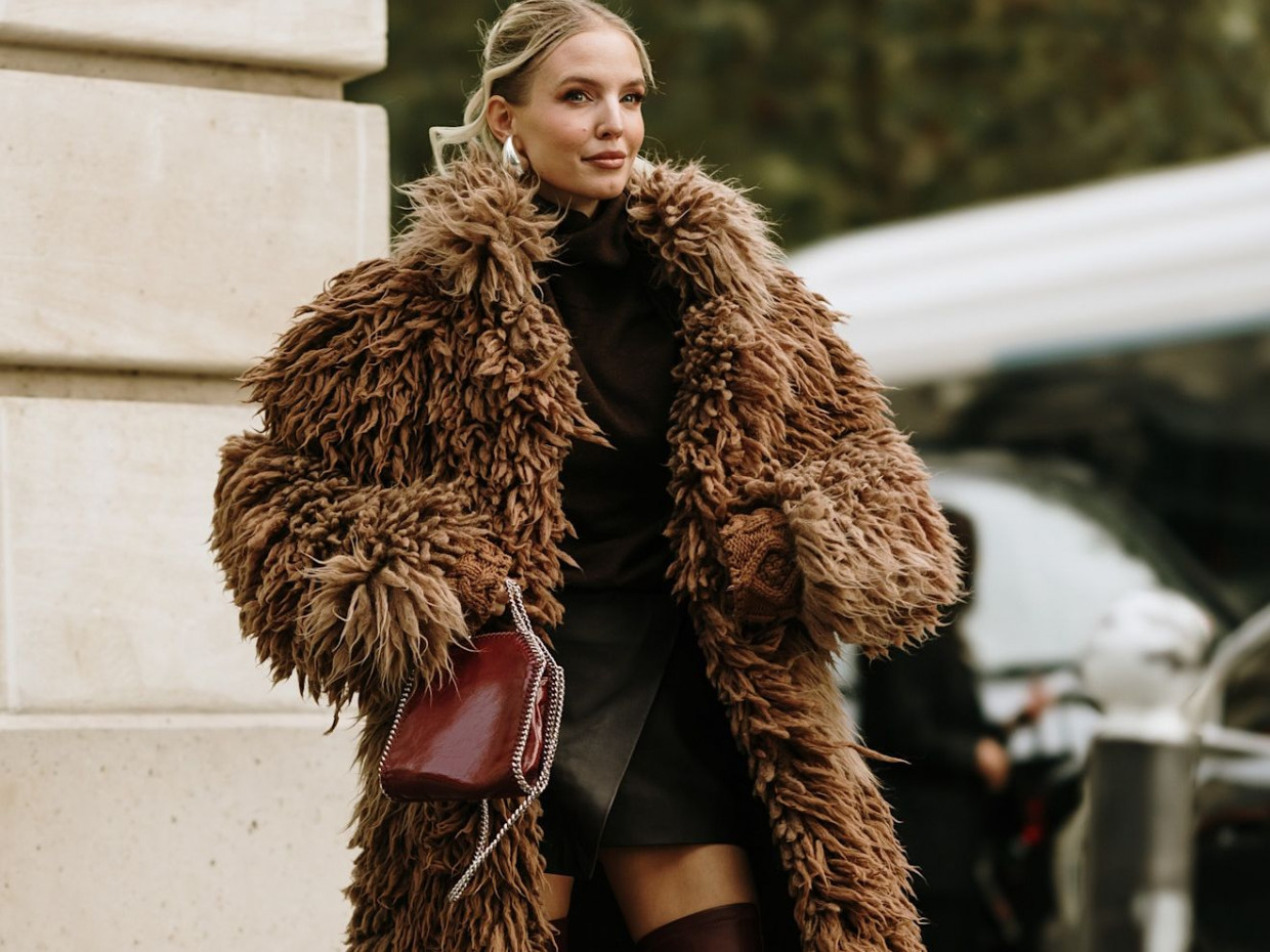 Xxl bag ή suede; Τα 5 top αξεσουάρ του 2024 που θα κρατήσουμε και για τη νέα χρονιά