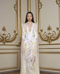 Η νέα επικεφαλής του οίκου Givenchy