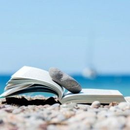 5 βιβλία που αξίζει να διαβάσετε φέτος το καλοκαίρι