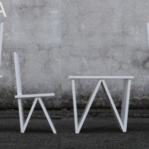 Τρεις γραμμές, ένα έπιπλο