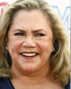Η σοκαριστική αλλαγή της Kathleen Turner