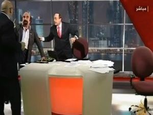 VIDEO: Μπουνιές σε τηλεοπτική εκπομπή!