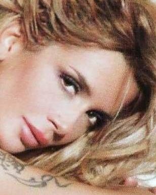 Διαψεύδει η Πάολα πως έχει λογαριασμoύς σε Twitter και Facebook!