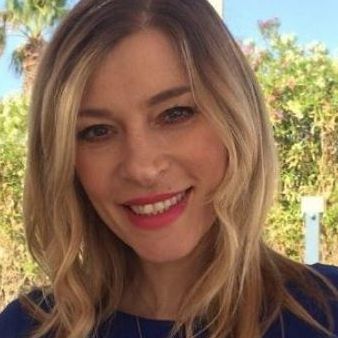 Ζέτα Δούκα: Φωτογραφία έκπληξη στο Instagram θηλάζοντας την κόρη της