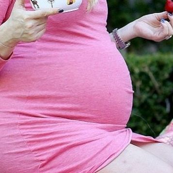 Γνωστό μοντέλο γεννάει από μέρα σε μέρα