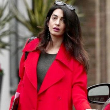 Amal Clooney: Η πρώτη της έξοδος μετά τα νέα της δίδυμης κύησης