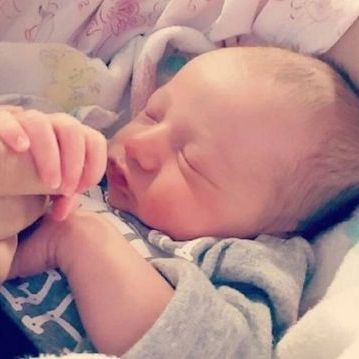 Λίγες ώρες μετά τη γέννησή του, αυτό το μωρό έκανε τη μεγαλύτερη έκπληξη στη μαμά του