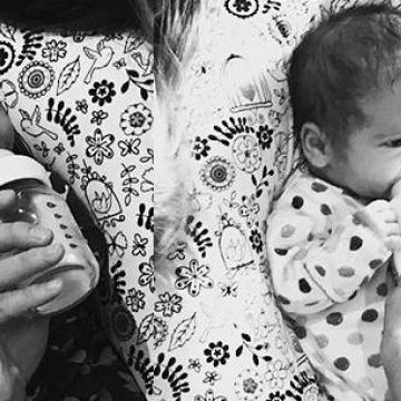 Διάσημος ηθοποιός μας συστήνει για πρώτη φορά τα νεογέννητα διδυμάκια του!