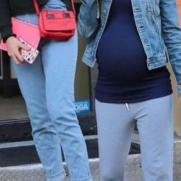 Κόρη πασίγνωστου ζευγαριού «ζηλεύει» την έγκυο μητριά της. Το μήνυμα στο Instagram και η φωτογραφία