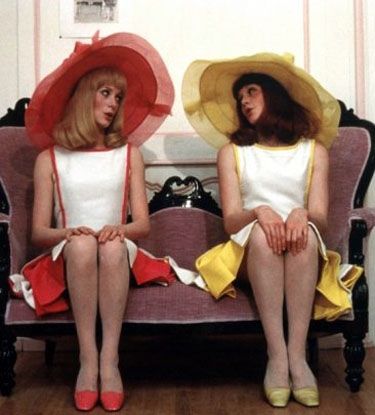 Ησυχία, έρχονται οι δεσποινίδες της Ροσφόρ