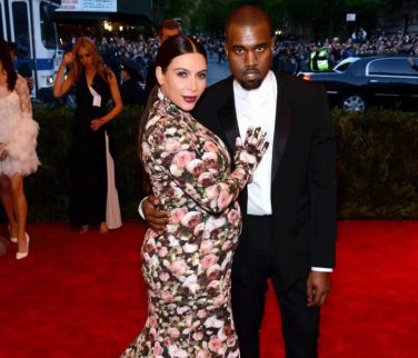 Μα τι σκεφτόταν; Τα 15 χειρότερα outfits που φόρεσε ποτέ η Kim Kardashian