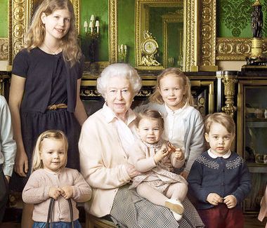 Βασίλισσα Ελισάβετ: Γνωρίστε και τα έξι δισέγγονά της (pics)