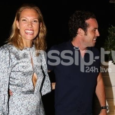 Βίκυ Καγιά: Με τόση ευτυχία, που να προσέξει το ρούχο της