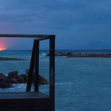 Καιρός: Τρέξτε στην παραλία πριν «χτυπήσουν» οι βροχές - Από πότε θα το... γυρίσει σε μίνι καύσωνα